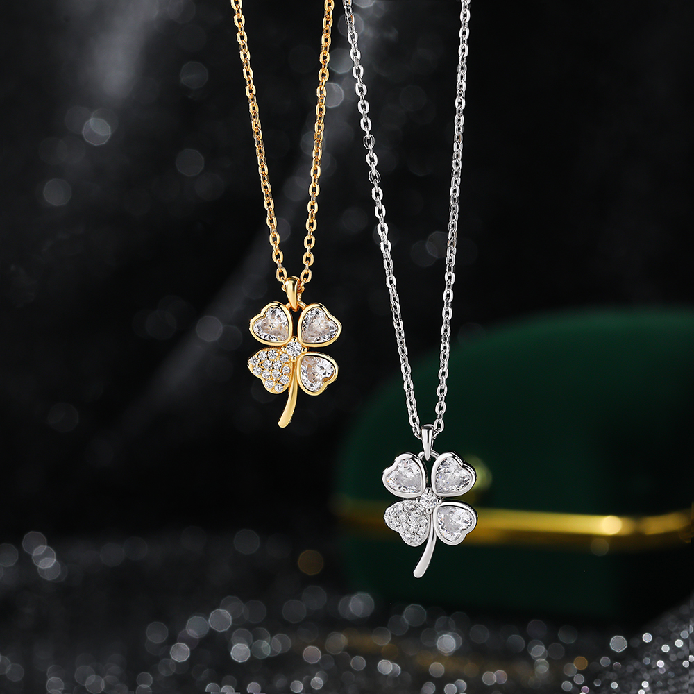 Clover Leaf Pendant Necklace