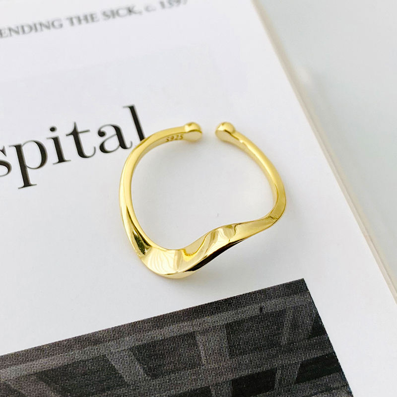 Wave Ring - 18K Gold Plated (Adjustable)